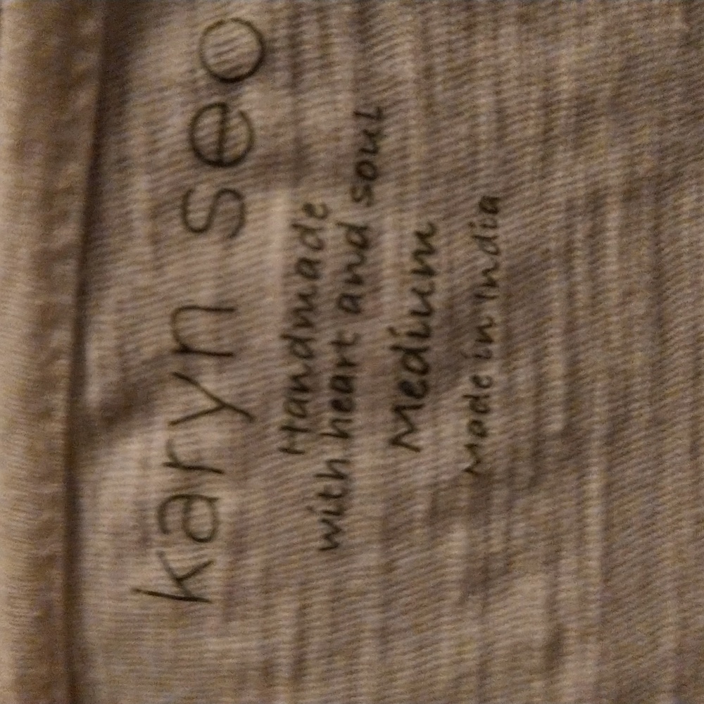 Karen SEO embroidered blouse - Picture 5 of 5